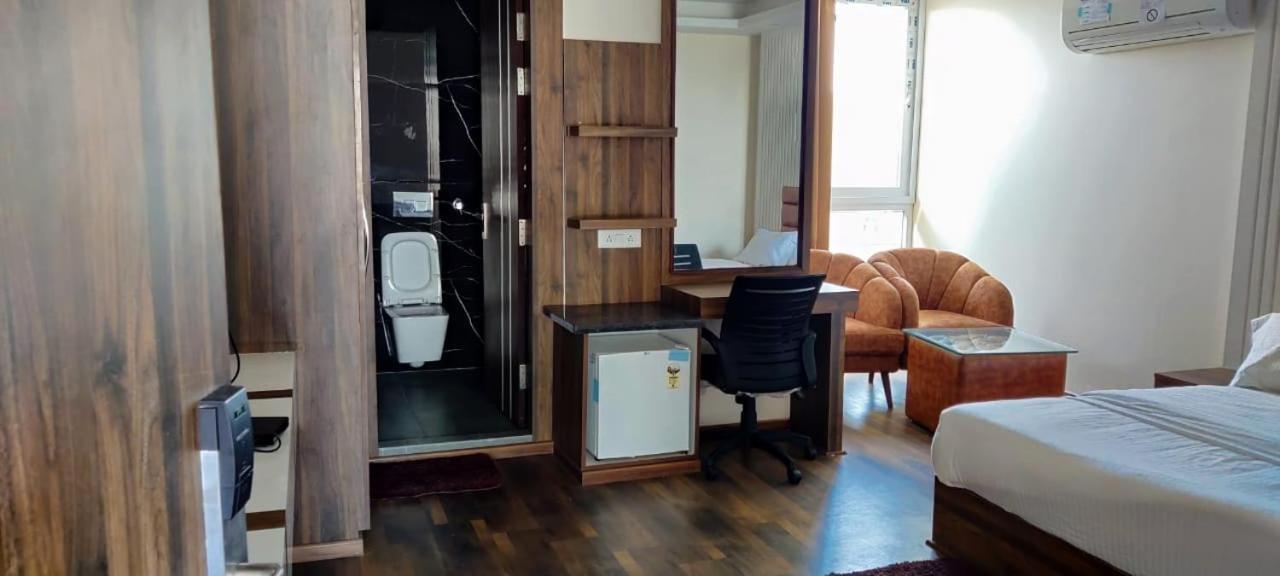 Hotel Maira 德拉敦 外观 照片